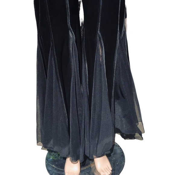 JS collections NWT black velvet bell bottom pants with sheer pant leg inlay sz 4 - Picture 6 of 14
